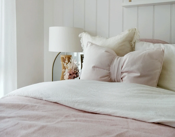 Astor Blush Cashmere and Superfine Merino Wool Throw Blanket Online | Hamptons Home